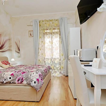 Deluxe Rooms And Chilling Jacuzzi Suite Guesthouse Rom Værelse billede